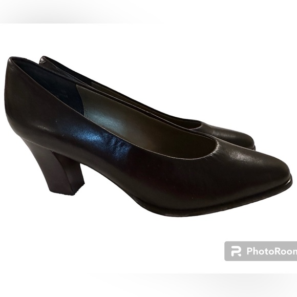 New Caressa Crosstown black pumps size 9.5M - Picture 1 of 4